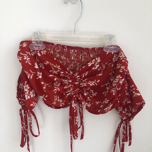 Shein 2 Piece Off the Shoulder Crop Top & Shorts - Picture 3 of 7